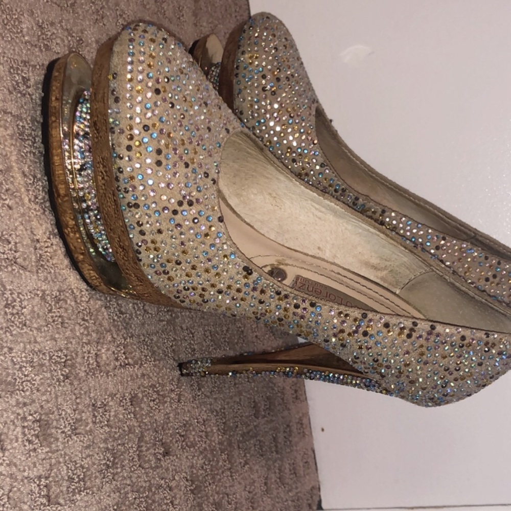 Heels - Picture 2 of 3